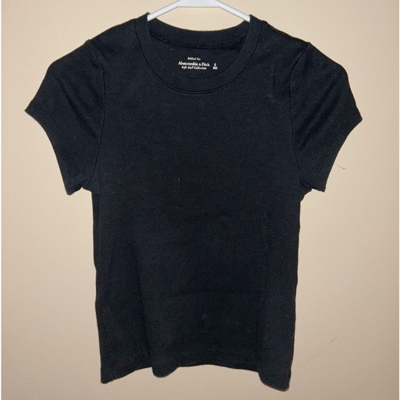 Abercrombie & Fitch Ribbed Tee - Picture 2 of 3